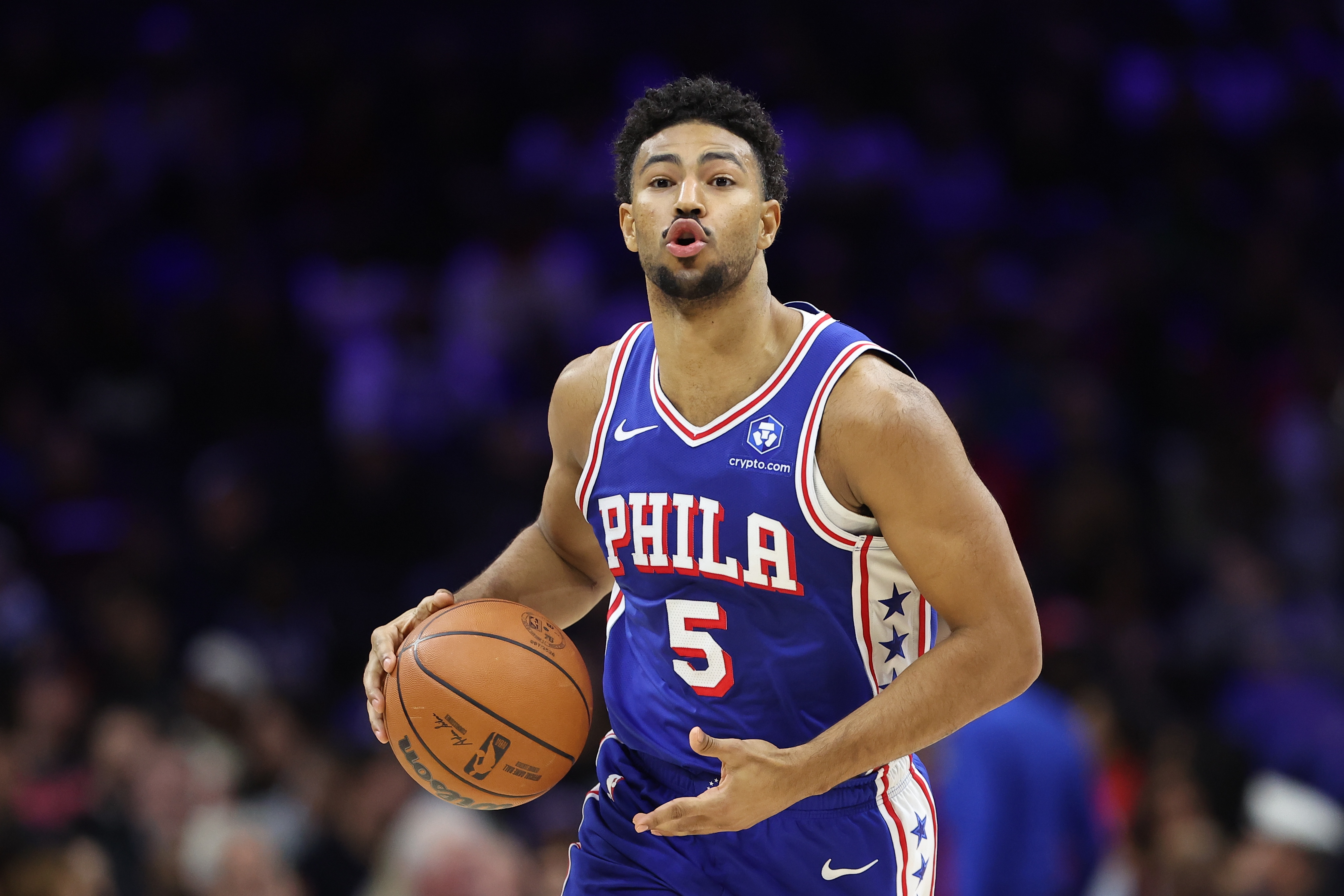 乐鱼官网-末节14分收比赛！格莱姆斯22中11&amp;8罚全中砍下31分3抢断！